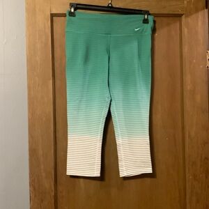 Nike Dri-Fit crop leggings size M